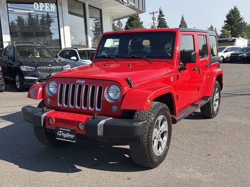 Used 2017 Jeep Wrangler Unlimited Sahara w/ Connectivity Group AWD/4WD image 1