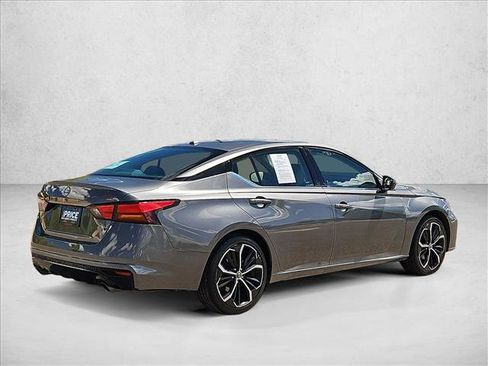 Used 2024 Nissan Altima 2.5 SR FWD image 5