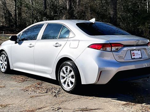 Used 2023 Toyota Corolla LE image 11