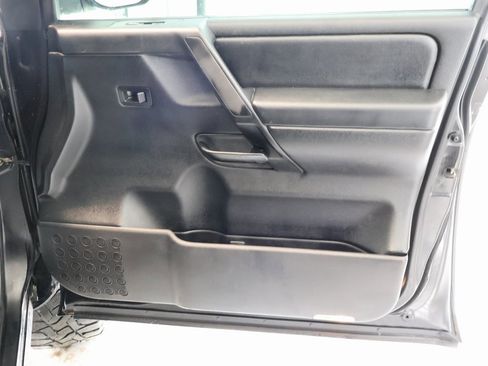 Used 2010 Nissan Titan SE w/ SE Value Truck Pkg image 29