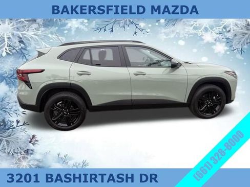 Used 2025 Chevrolet Trax ACTIV w/ Sunroof Package image 6