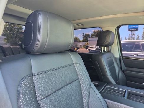 Used 2024 Toyota Tundra Limited AWD/4WD image 19