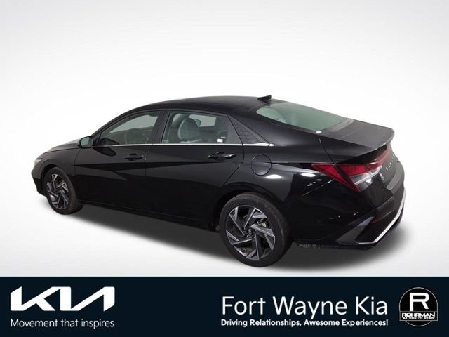 Used 2025 Hyundai Elantra Limited FWD image 10