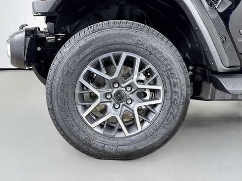 New 2026 Jeep Wrangler Unlimited Sahara AWD/4WD image 34