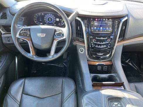 Used 2016 Cadillac Escalade Premium image 13