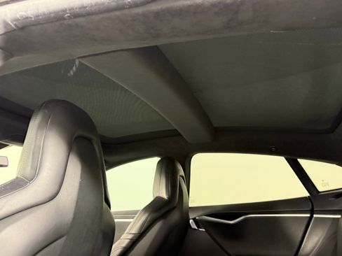 Used 2016 Tesla Model S 70D image 17
