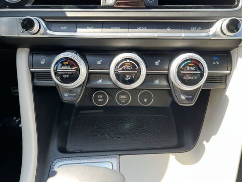 Used 2023 Genesis G70 2.0T w/ Sport Prestige Package AWD/4WD image 21