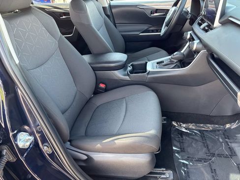 Used 2025 Toyota RAV4 XLE AWD/4WD image 33