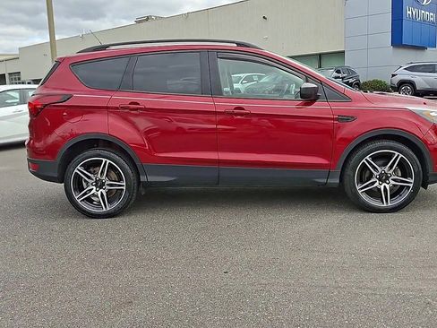 Used 2019 Ford Escape SEL image 9