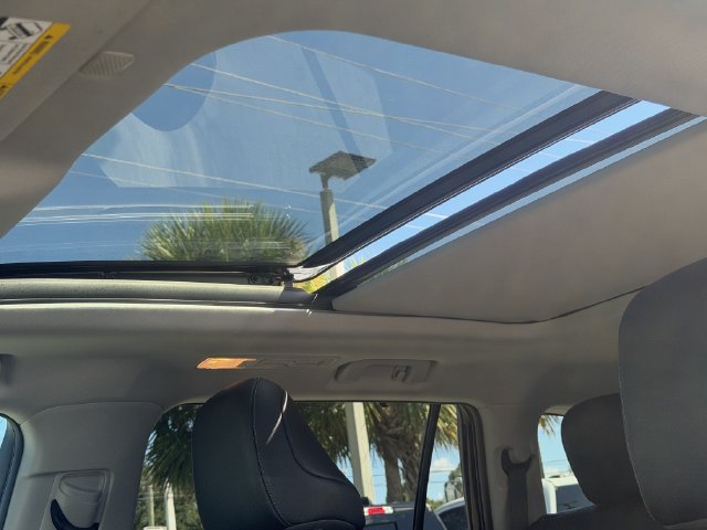 Used 2020 Toyota Highlander Platinum FWD image 14