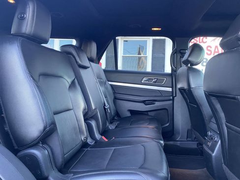 Used 2016 Ford Explorer XLT w/ Equipment Group 202A AWD/4WD image 27