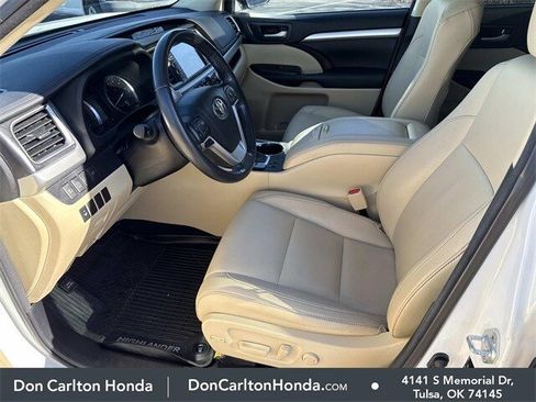 Used 2017 Toyota Highlander XLE image 14