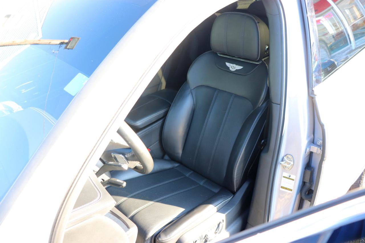 Used 2018 Bentley Bentayga AWD/4WD image 11