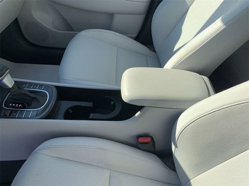 Used 2024 Hyundai Kona SEL image 21