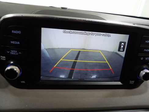 Used 2019 Hyundai Santa Fe SE w/ Cargo Package image 16