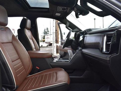 Used 2024 GMC Sierra 3500 Denali Ultimate image 28