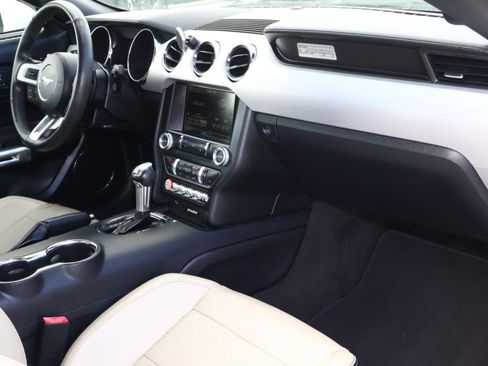 Used 2015 Ford Mustang Premium image 17