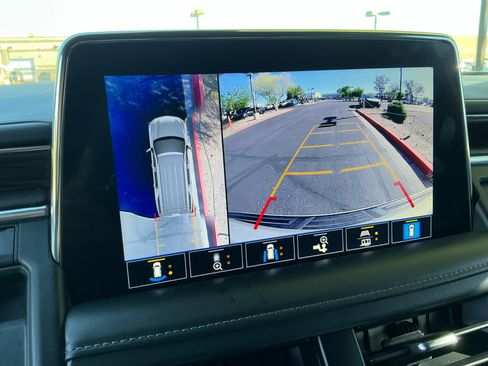 Used 2021 Chevrolet Tahoe Z71 w/ Z71 Off-Road Package image 29