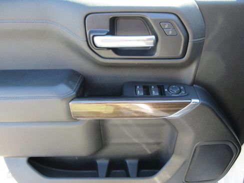 Used 2021 Chevrolet Silverado 1500 LT AWD/4WD image 23