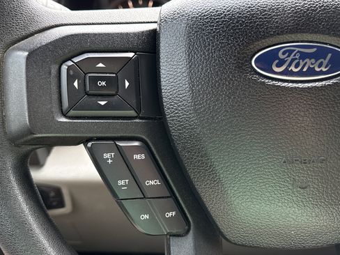 Used 2015 Ford F150 XLT RWD image 12