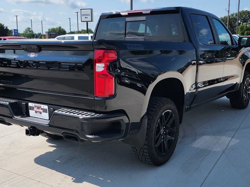 Used 2026 Chevrolet Silverado 1500 LT Trail Boss w/ LT Trail Boss Premium Package AWD/4WD image 5