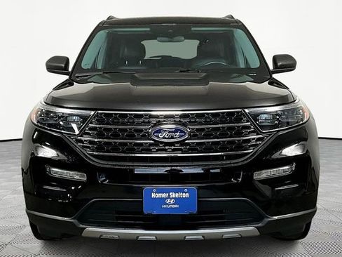 Used 2023 Ford Explorer XLT w/ Equipment Group 202A image 3