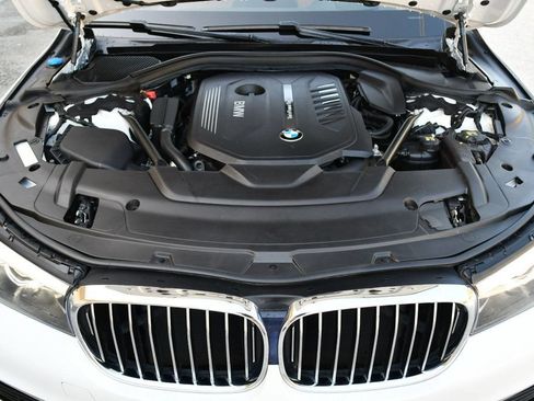 Used 2018 BMW 740i RWD image 61