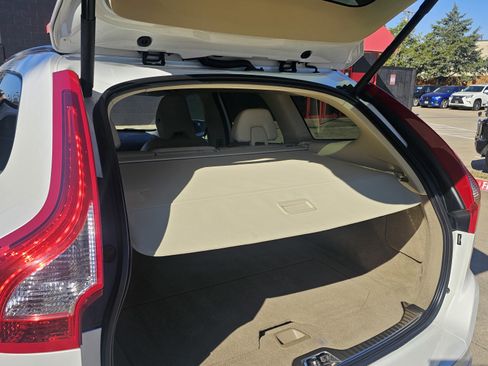 Used 2015 Volvo XC60 T5 Platinum image 20