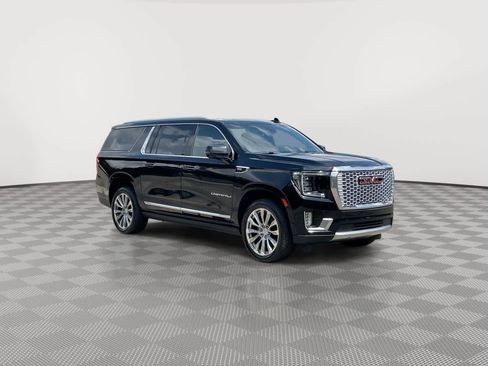 Used 2021 GMC Yukon XL Denali w/ Denali Premium Package AWD/4WD image 2