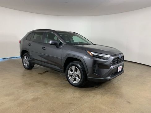 Used 2024 Toyota RAV4 LE AWD/4WD image 5