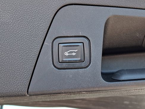 Used 2017 Buick Envision Essence w/ LPO, Cargo Package image 32