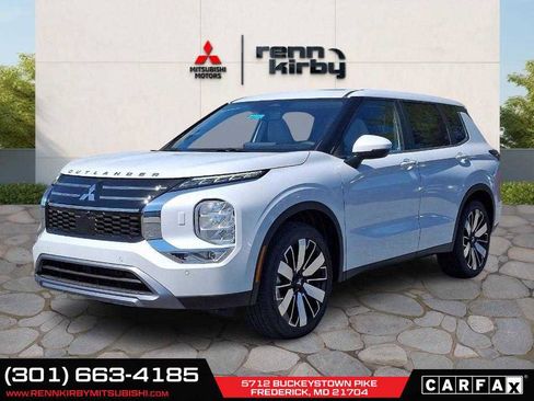 New 2025 Mitsubishi Outlander SE image 2