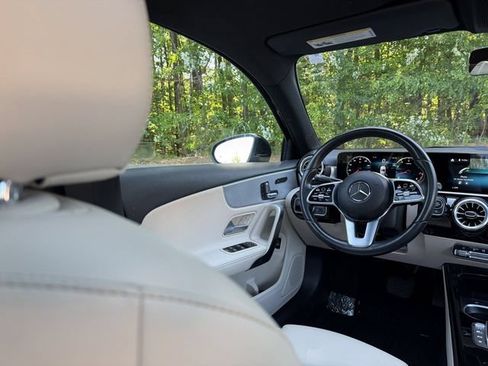 Used 2022 Mercedes-Benz A 220 4MATIC image 41