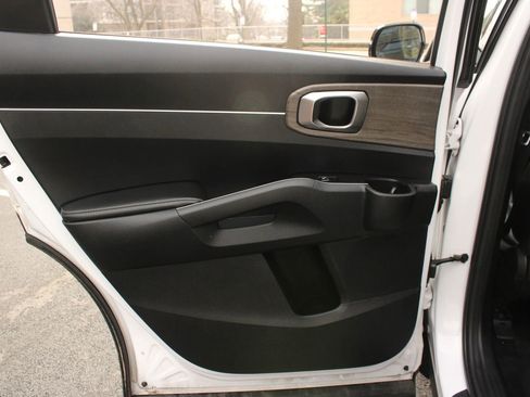 Used 2021 Kia Sorento EX w/ EX AWD X-Line Package image 18