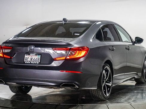 Used 2018 Honda Accord Sport image 10