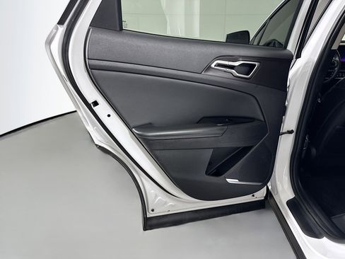 Used 2023 Kia Sportage EX image 26