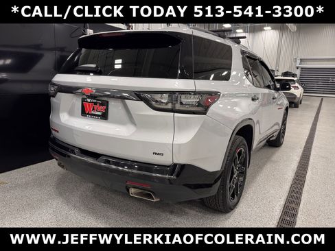 Used 2021 Chevrolet Traverse Premier w/ Redline Edition image 3