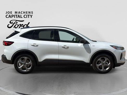 Used 2025 Ford Escape ST-Line w/ Cold Weather Package AWD/4WD image 3