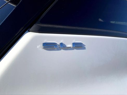 Used 2024 GMC Terrain SLE AWD/4WD image 26