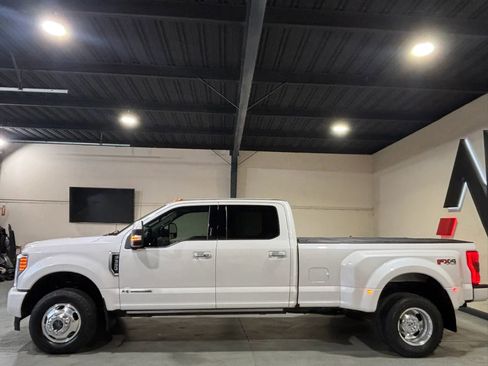 Used 2019 Ford F350 Limited AWD/4WD image 4