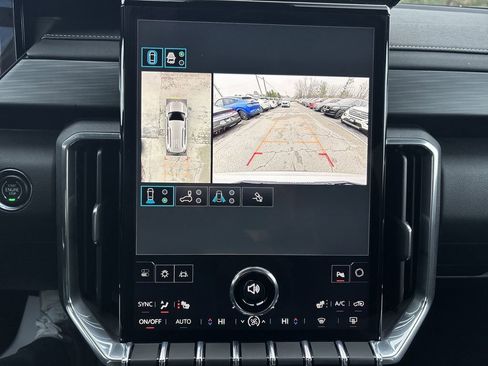 Used 2025 GMC Acadia Elevation image 26