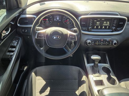 Used 2020 Kia Sorento LX AWD/4WD image 35