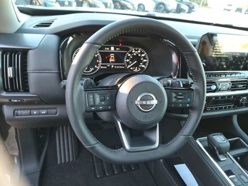Used 2025 Nissan Pathfinder SL w/ SL Premium Package image 20