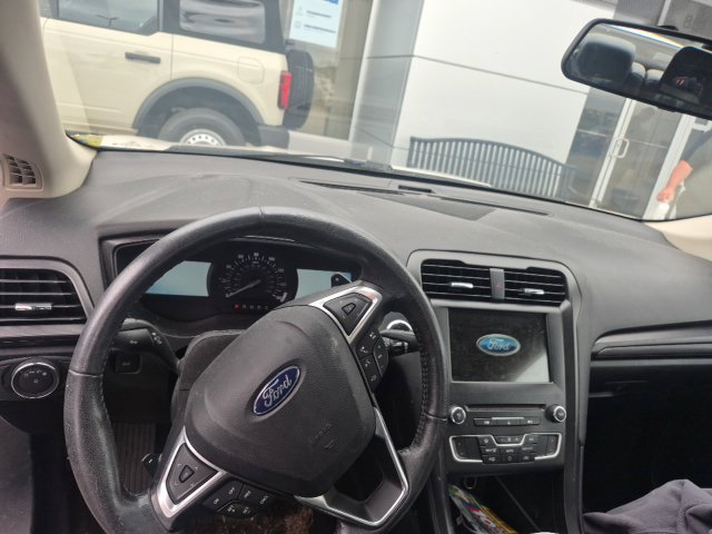 Used 2018 Ford Fusion SE w/ Equipment Group 201A FWD image 11
