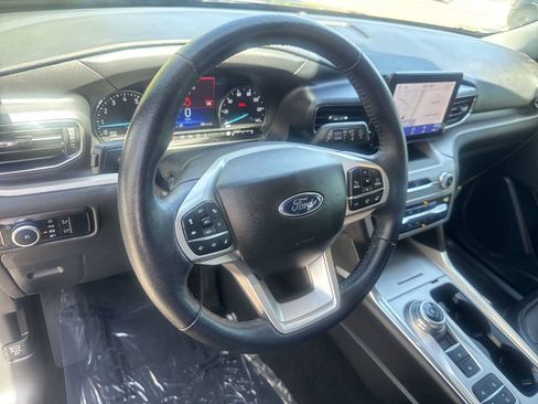 Used 2023 Ford Explorer XLT w/ Equipment Group 202A RWD image 10