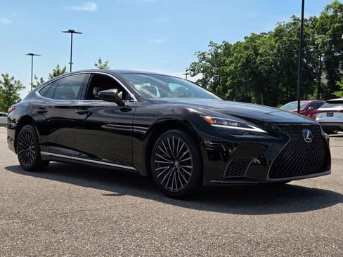 Used 2026 Lexus LS 500 AWD w/ Accessory Package (Z1) image 7