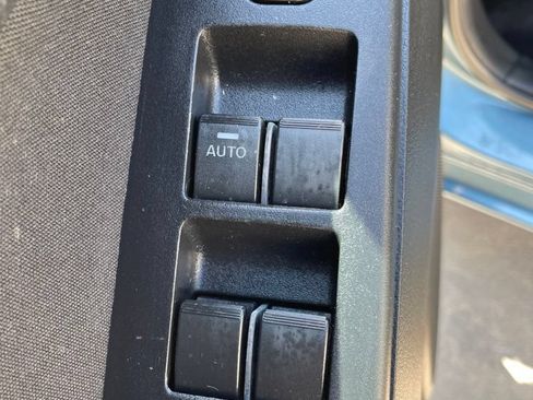 Used 2010 MAZDA MAZDA3 i Sport FWD image 13
