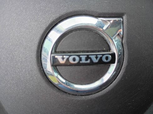 Used 2017 Volvo XC90 T6 Momentum w/ Vision Package AWD/4WD image 21