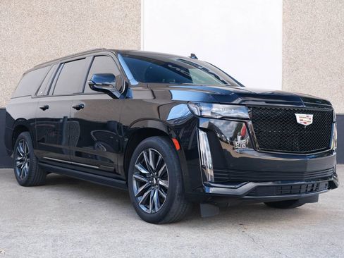 Used 2021 Cadillac Escalade ESV Sport w/ Driver Assist Tech Package RWD image 4