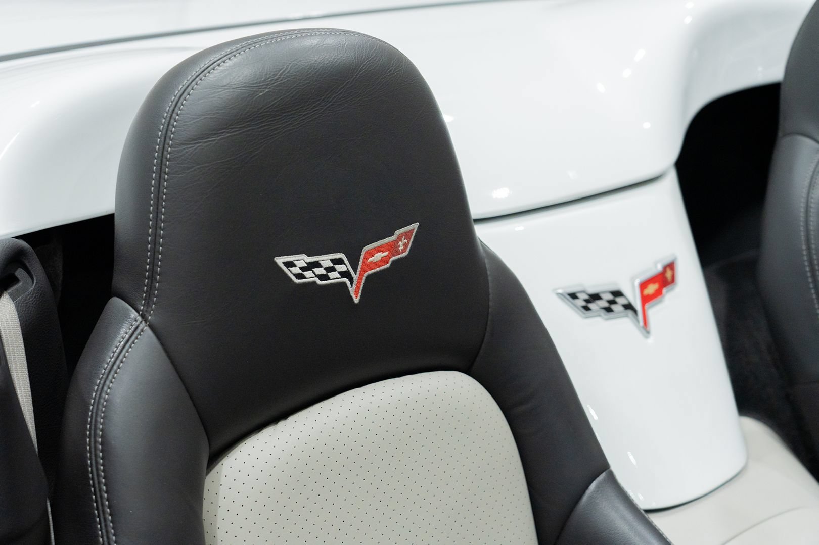 Used 2008 Chevrolet Corvette Convertible w/ Preferred Equipment Group RWD image 26